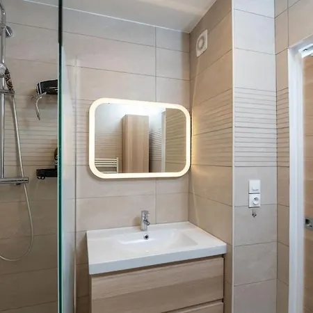 Charmant T3 Entre Plages Et Village Lesclesdenicole Apartment Le Pradet